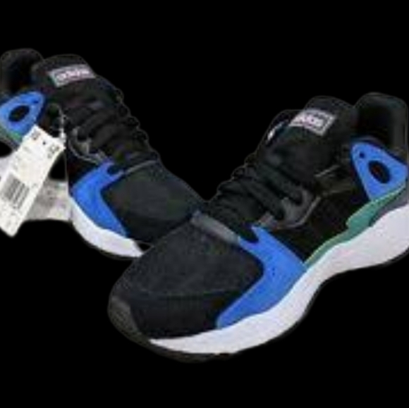 Adidas cropped hoodie with matching sneakers 👟 - Picture 8 of 12